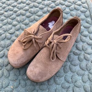 Clark’s Casual Tan Lace-Up Shoes 37EU